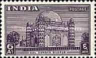 [Sculptures and Buildings, type BK]